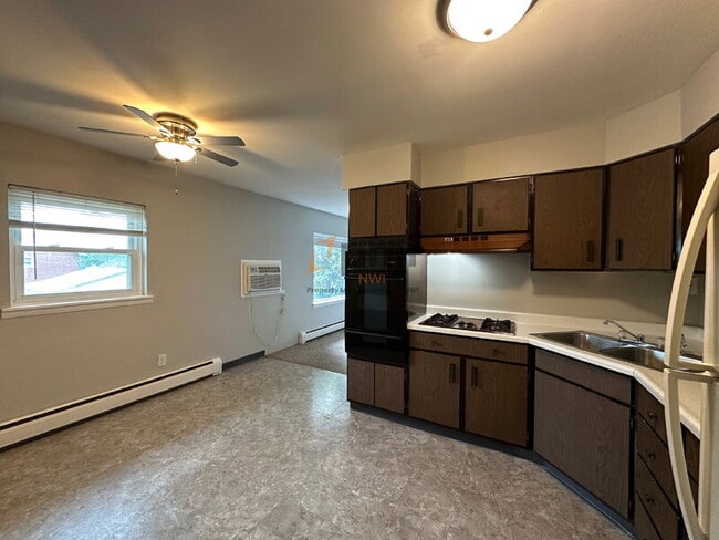 Photo - 660 N Hobart Rd Unit Apt 5
