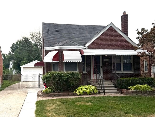 Building Photo - 23131 David Ave