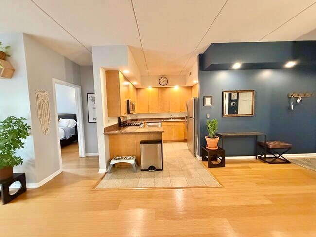 Photo - 4625 W Lawrence Ave