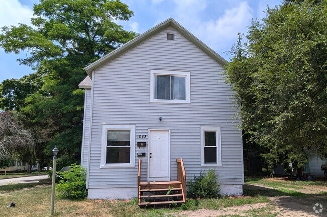 Building Photo - 1043 Chestnut St Unit 1043 Chestnut St -  1 Rental