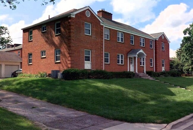 Photo - 2009 Elmwood Ave Unit D