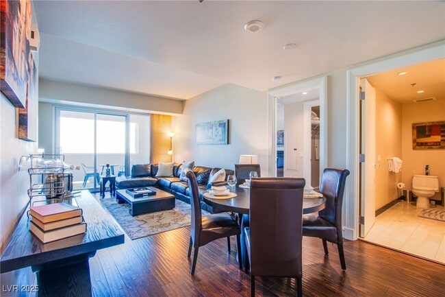 Building Photo - 2700 S Las Vegas Blvd Unit 3307