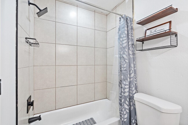 Photo - 2302 W Colter St Unidad SI ID1244359P