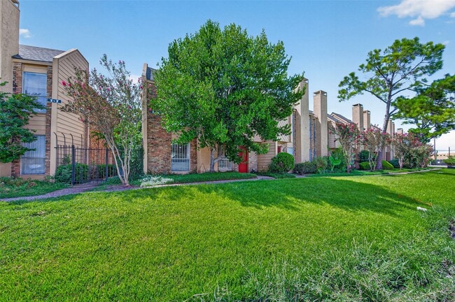 3303 W Greenridge Dr Unit 8
