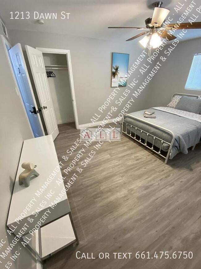 Photo - 1213 Dawn St