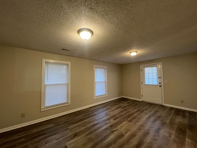 Photo - AVAILABLE TO SHOW!