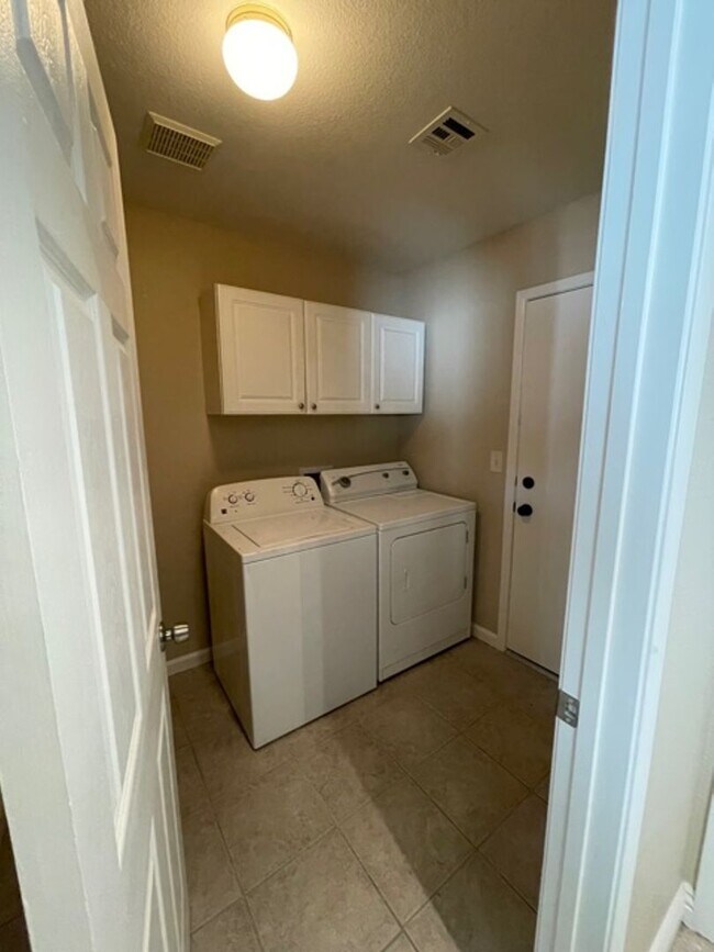 Photo - 5227 Joshua Jose St