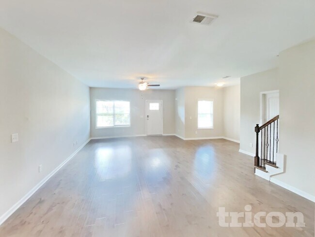 Photo - 938 Beverly Ct