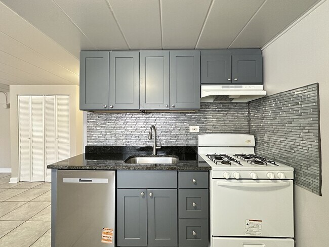 Photo - 9632 Ivanhoe Ave Unit A2