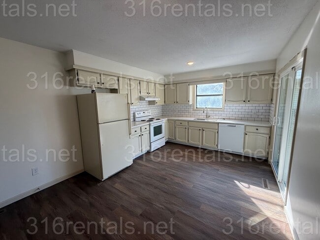 Photo - 3113-3115 S Bunker Unidad 3115 S Bunker Hill Dr