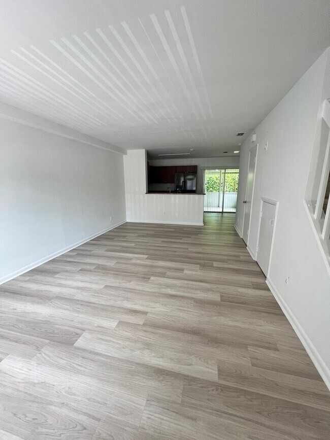 Photo - 2896 Edgehill Ln