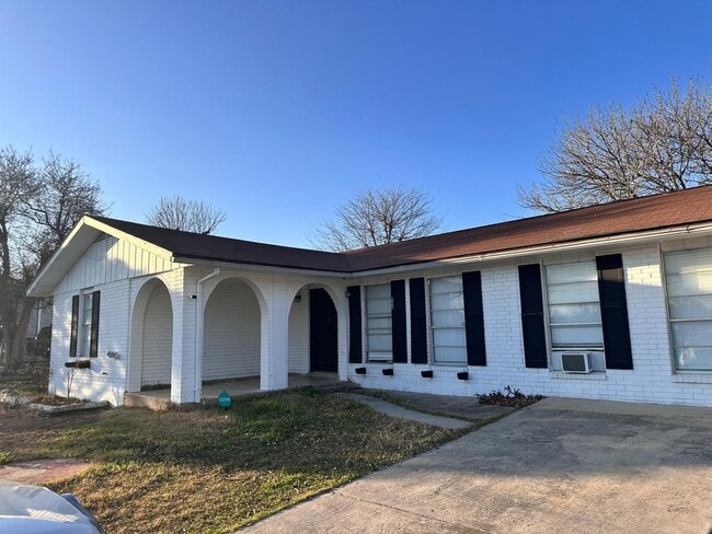806 E Mountain St