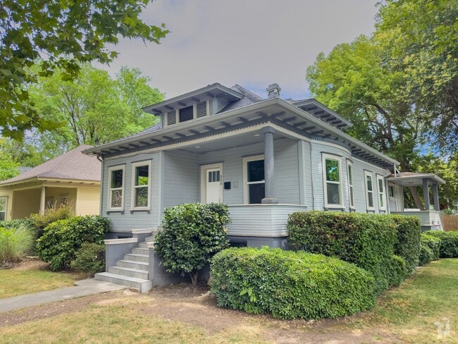 Building Photo - Olive421 / E.4th555- RM Unit 555 E. 4th St.