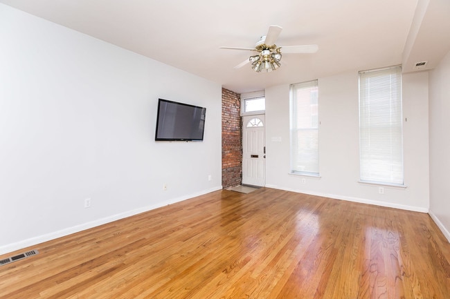 Photo - 1023 S Hanover St