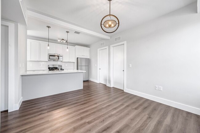 Building Photo - 91 W 21st St Unit 1