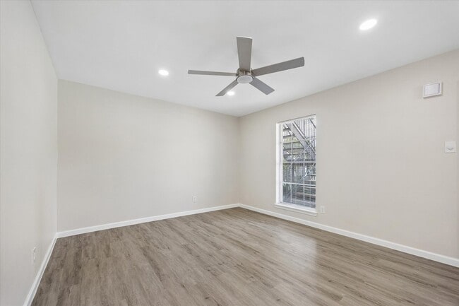 Photo - 8939 Gaylord Dr Unit 199