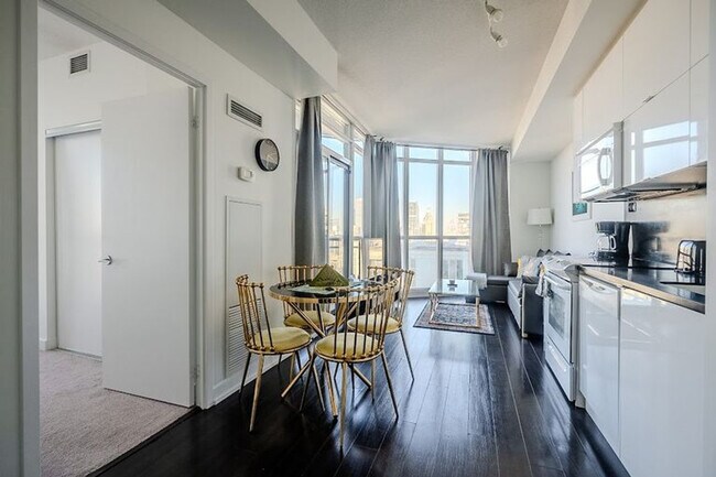 Photo - 21 Iceboat Terr Unit ID1345869P