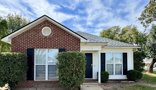 Building Photo - 115 Lauren Ln