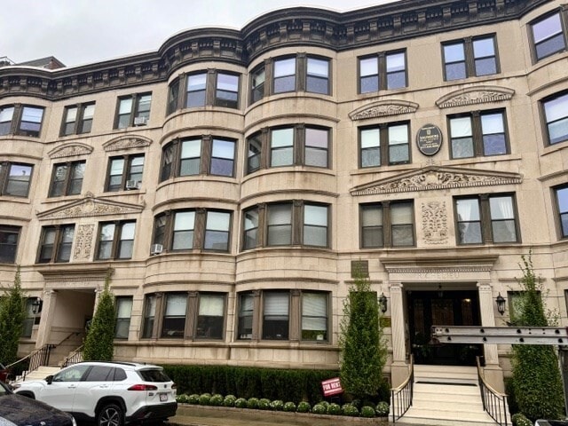 Building Photo - 5 Winchester St Unit 201