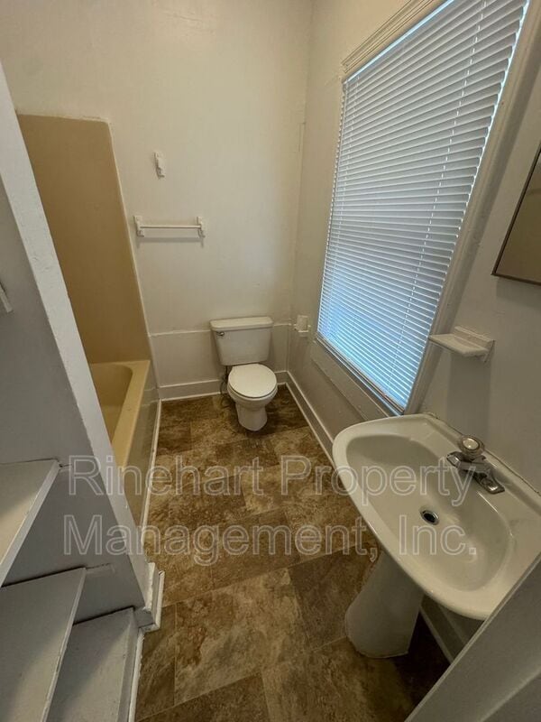 Photo - 504 N Confederate Ave