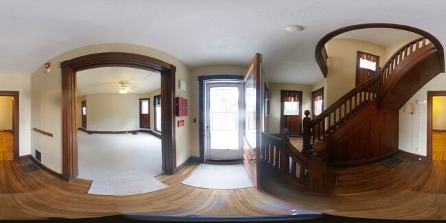 Building Photo - 357 W 5th St