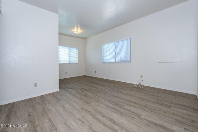 312 E 24th St Unit 4