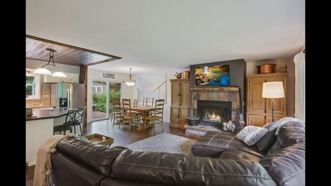 Photo - 8017 33rd Pl N