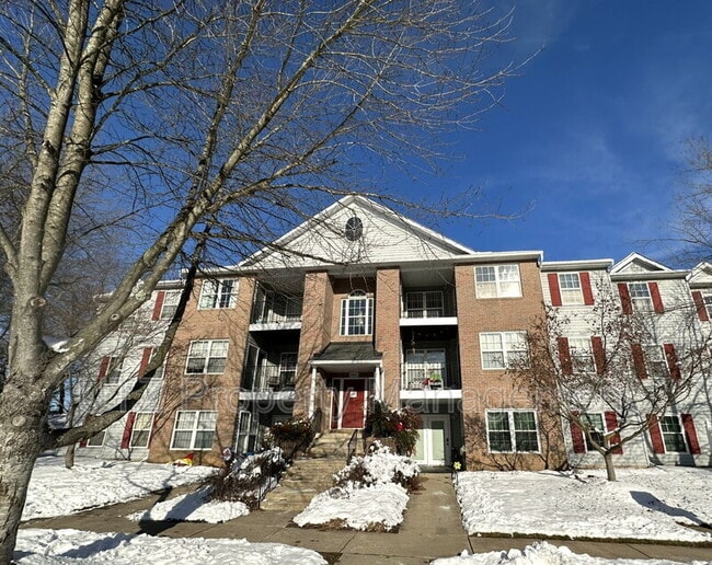 Building Photo - 3800 Sunnyfield Ct Unit #3D