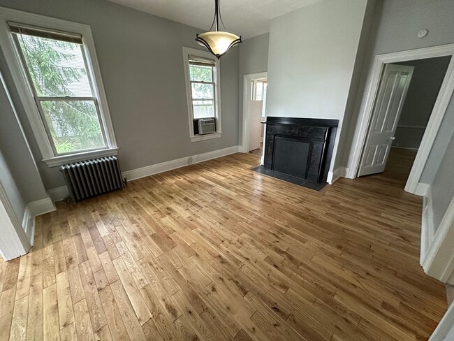 Photo - 355 Lehigh Ave Unidad 355 Lehigh Ave. #1