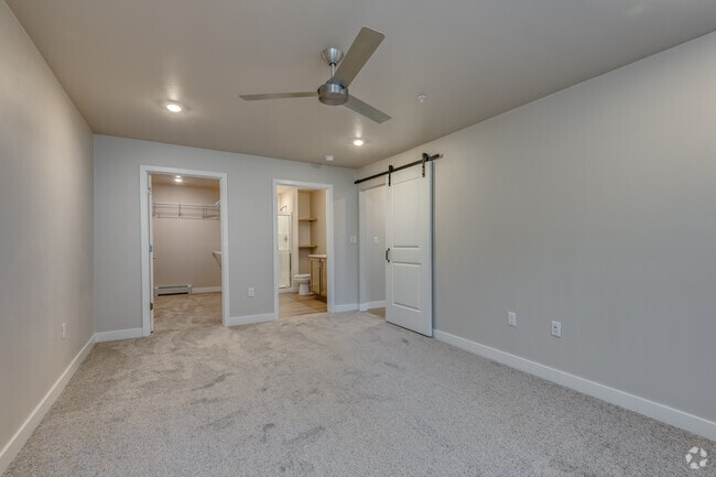 2 BR, 2 BA - 1,282SF
