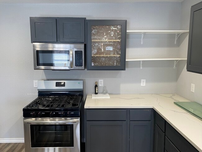 Kitchen - 714 Ross Ave
