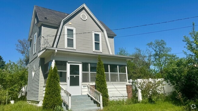 Building Photo - 527 James Ave SE Rental