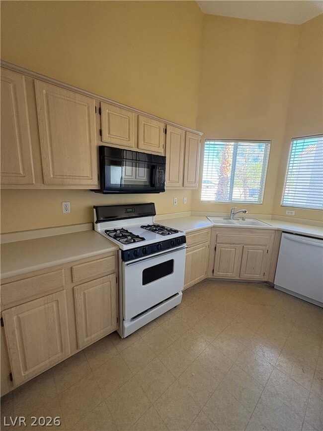 855 N Stephanie St Unit 914