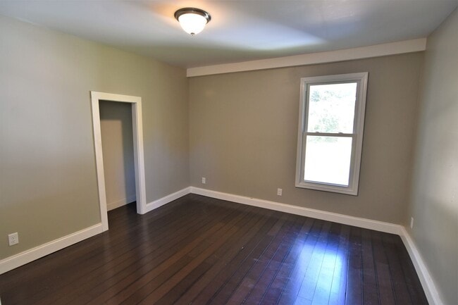 33 James St Unit 2