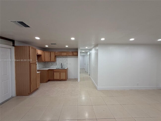 Photo - 1600 W 14th St
