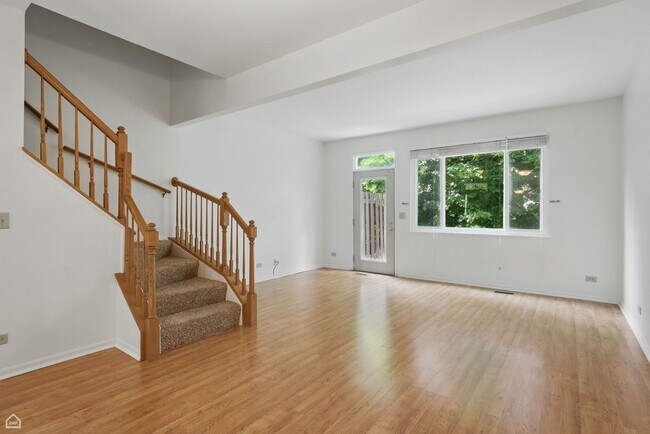 Photo - 2052 Waverly Ln