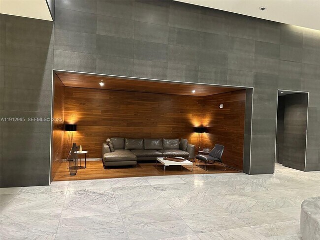 Photo - 68 SE 6th St Unidad 2205