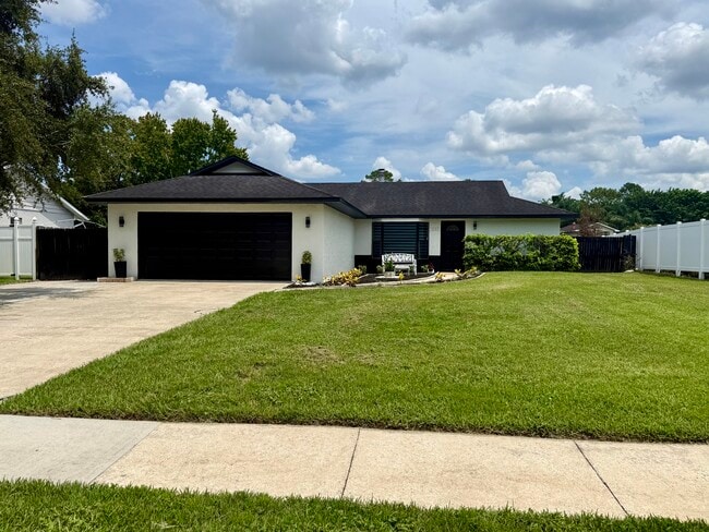 Building Photo - 1633 Martinsville Ct