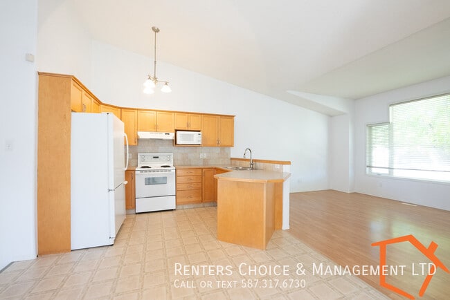 Photo - 3 Bedroom House With Yard, Lawn Care and Snow Removal Included