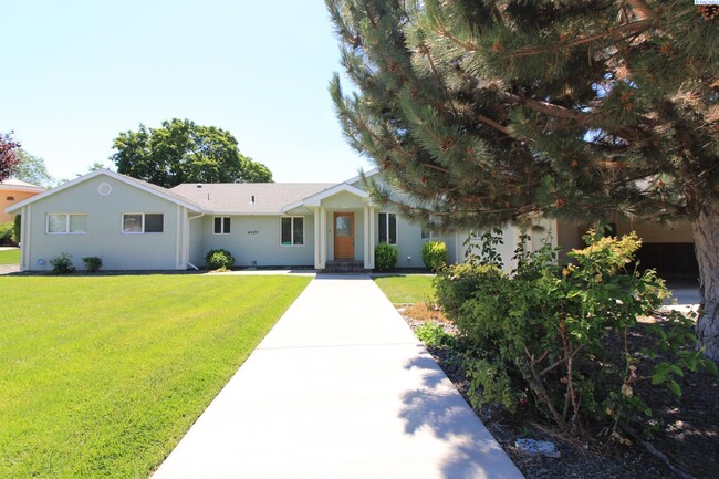 4 bedroom, 3 Bath Pasco House on the River - 4 bedroom, 3 Bath Pasco House on the River
