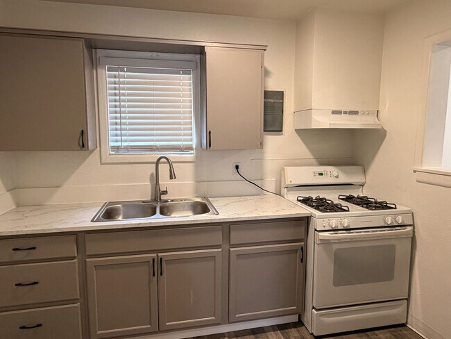 265 N Oregon St Unit 265 N Oregon St #B