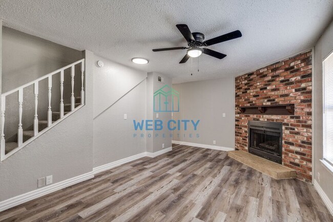 Photo - 242 Alexandria St