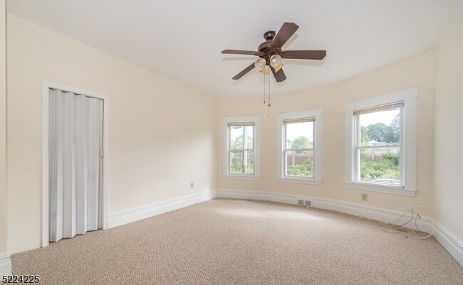 Photo - 3 Livingston Ave