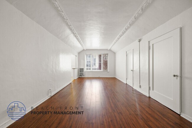 Photo - 475 S. New Hampshire Ave.