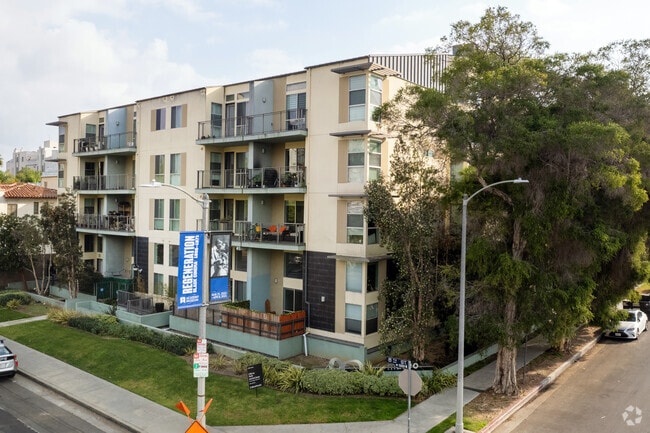 600 S Ridgeley Dr - Museo