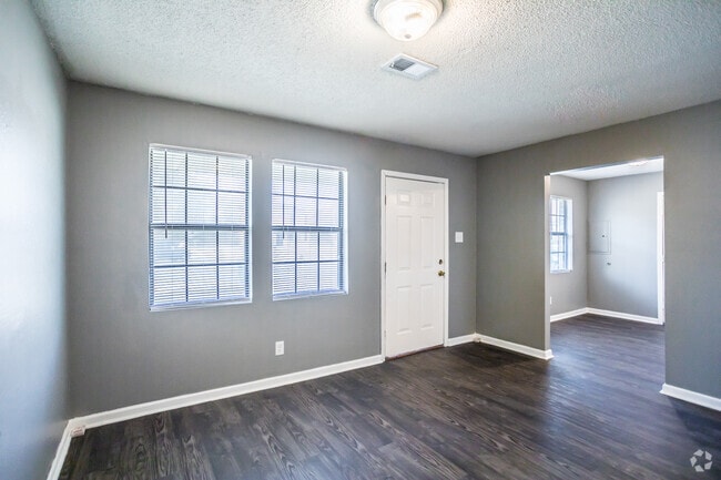 4 BR, 2 BA - Ranch