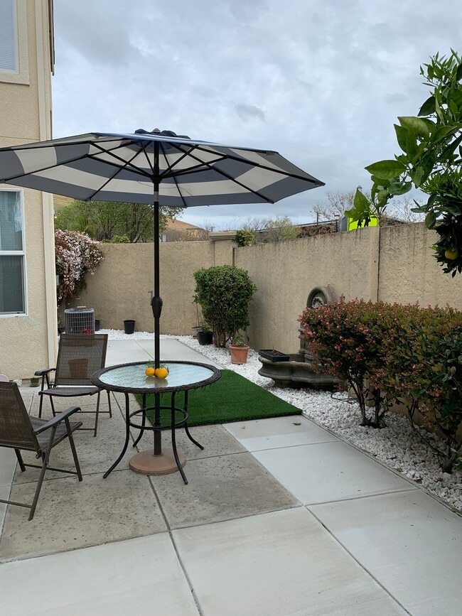 Photo - 2201 S Donovan Way