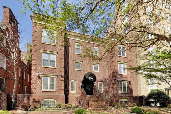 Building Photo - Bright 16th St Condo + Parking Unit #14