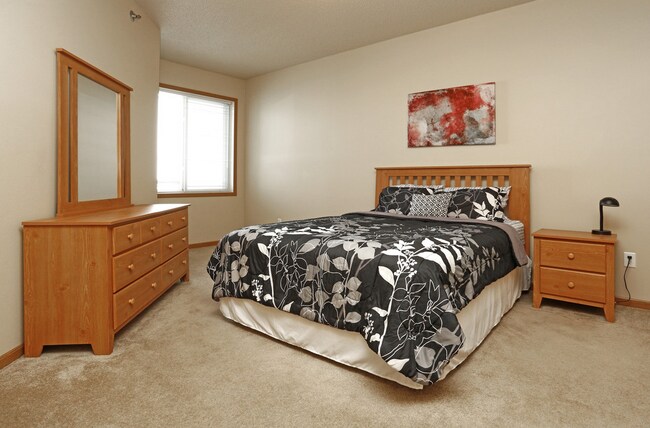 Osgood Place Apartments Bedroom - Osgood Place Apartments