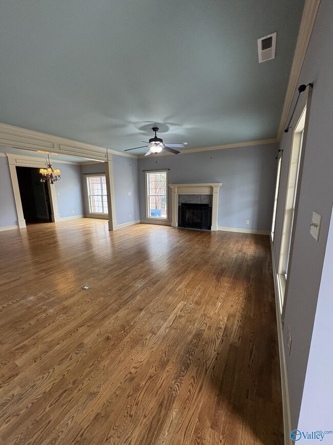 Photo - 304 Wickerberry Way
